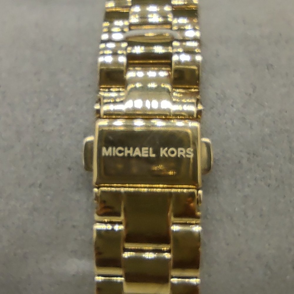 NWOT .🌷 Michael Kors Mini Slim Runway Watch - NEW Battery - Picture 2 of 8
